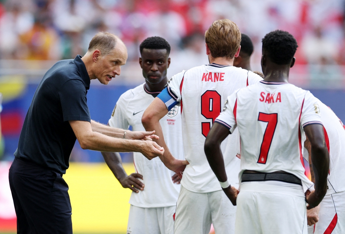 HLV Thomas Tuchel và các học trò trong trận ĐT Anh 2-1 ĐT Na Uy. (Ảnh: Reuters)