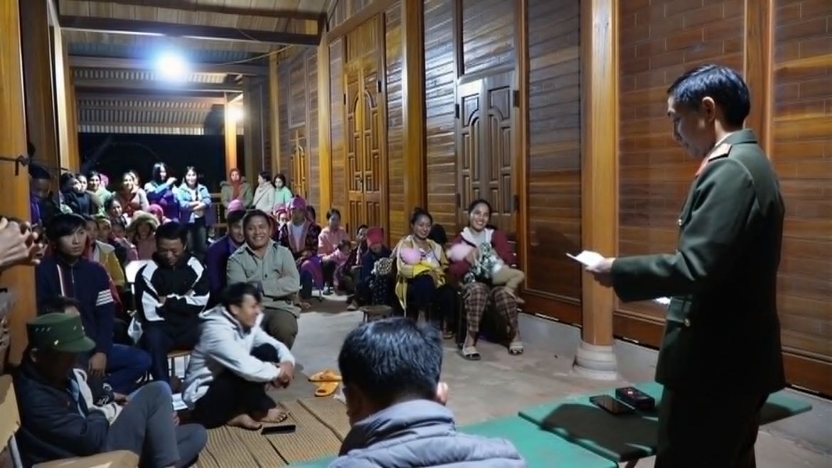 Tuyên truyền, nâng cao nhận thức cho người dân là giải pháp căn cơ.