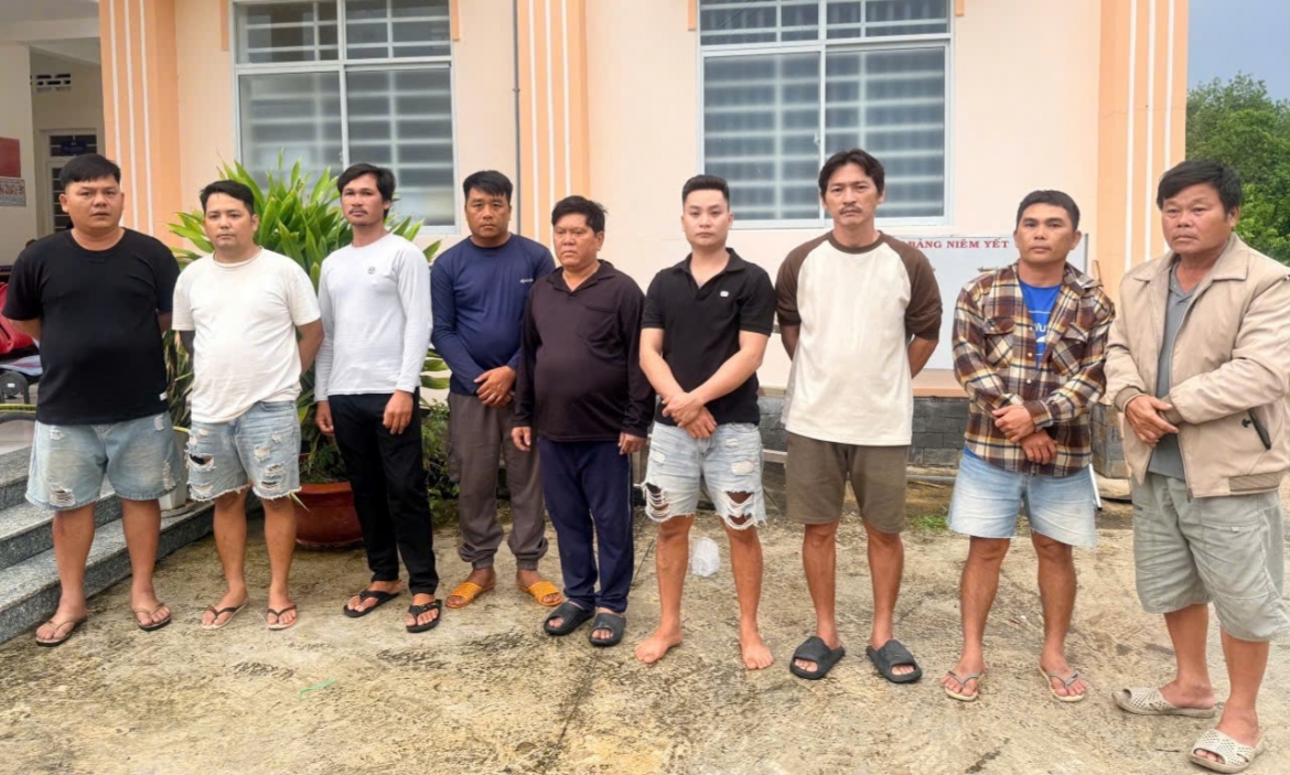 Nhiều đối tượng bị xử lý hành vi đánh bạc (Ảnh: T.H)