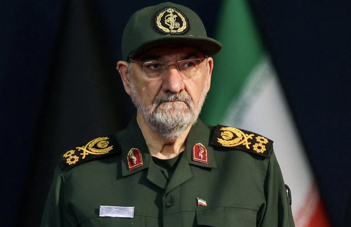 Ông Mohsen Rezaei, một quan chức cấp cao của Lực lượng Vệ binh Cách mạng Hồi giáo Iran (IRGC) và là cố vấn quân sự của Lãnh tụ Tối cao Mojtaba Khamenei. Ảnh: Mohammed Salem/Reuters