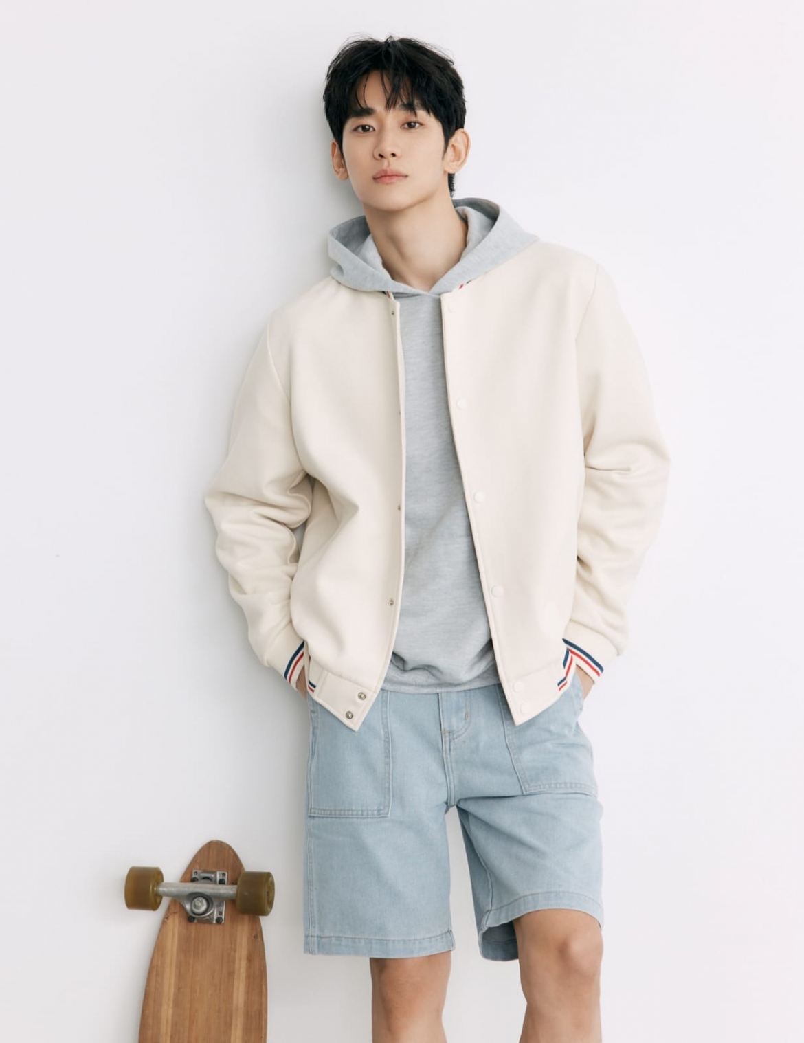 Kim Soo Hyun vừa có hoạt động công khai đầu tiên sau khoảng 16 tháng hạn chế xuất hiện