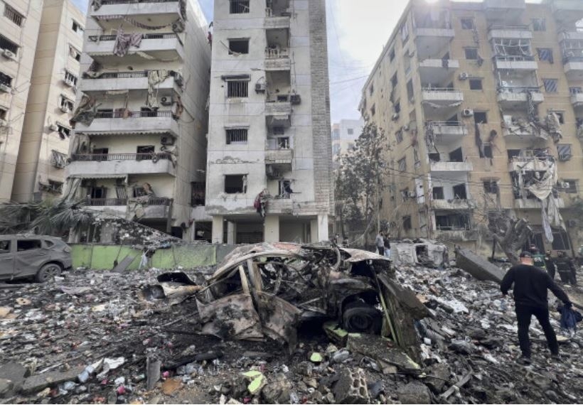 Nhiều tòa nhà bị phá hủy sau khi Israel tấn công Lebanon. Ảnh: AP