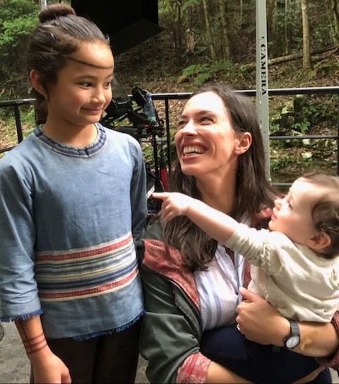 Kaylee Hottle và Rebecca Hall, hai diễn viên có mối quan hệ mẹ con đầy cảm động trên màn ảnh. (Ảnh: Instagram)
