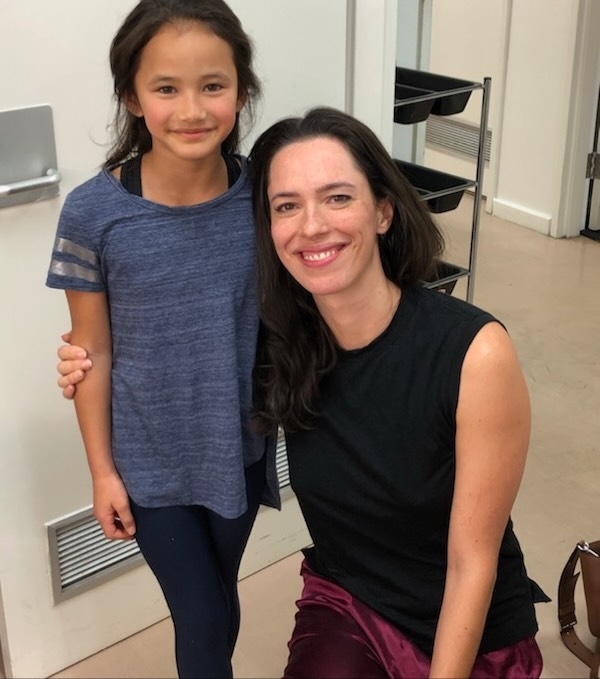 Rebecca Hall, Millie Bobby Brown cùng nhiều nghệ sĩ Hollywood đã gửi lời tri ân sau khi Kaylee Hottle qua đời ở tuổi 18. (Ảnh: Instagram)