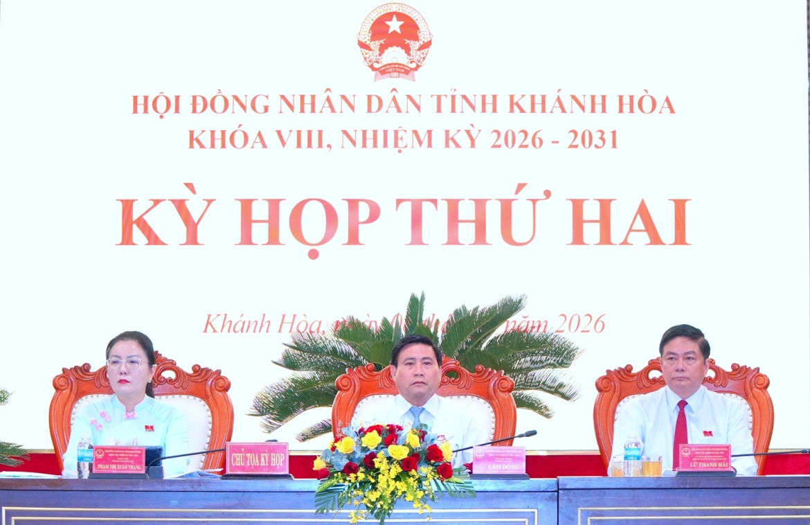 Chủ tọa kỳ họp HĐND tỉnh Khánh Hòa.