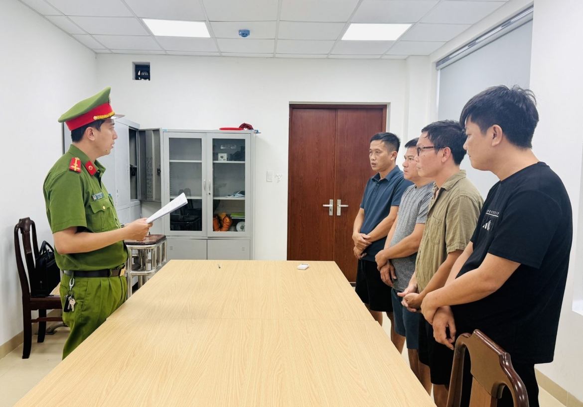 4 đối tượng tổ chức đánh bạc và đánh bạc qua mạng bị khởi tố