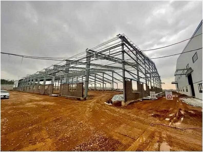 Hiện trường nơi xảy ra vụ tai nạn lao động khiến một công nhân tử vong.