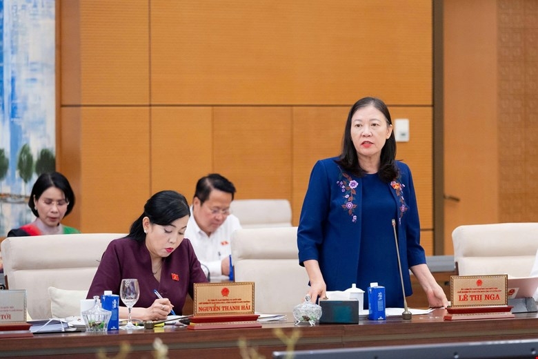 Chủ nhiệm Ủy ban Dân nguyện và Giám sát của Quốc hội trình bày Báo cáo tóm tắt Công tác dân nguyện của Quốc hội trong tháng 6/2026
