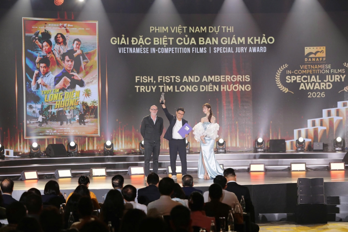 Giải đặc biệt của Ban Giám khảo dành cho Phim Việt Nam dự thi: Truy tìm long diên hương.