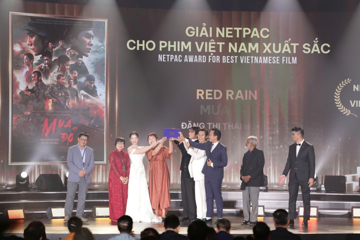 Mưa đỏ giành Giải NETPAC cho phim Việt Nam xuất sắc.