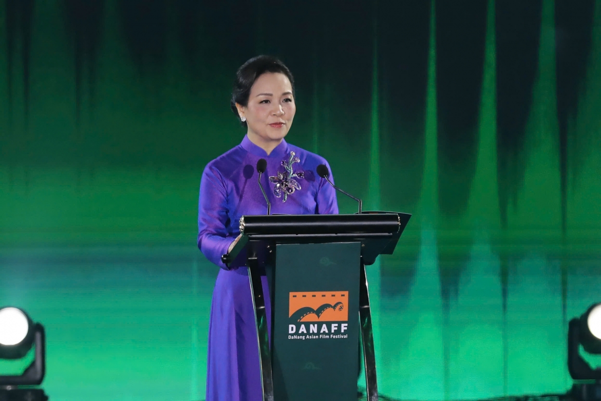 Phát biểu tại bế mạc, TS Ngô Phương Lan - Chủ tịch Hiệp hội Xúc tiến phát triển điện ảnh Việt Nam, Giám đốc DANAFF IV  đánh giá DANAFF IV đã trở thành "một bữa tiệc điện ảnh thịnh soạn" với hơn 100 bộ phim được tuyển chọn từ 30 quốc gia và vùng lãnh thổ, gần 200 buổi chiếu phim, cùng sự tham gia của hơn 1.000 đại biểu, khách mời, trong đó có gần 300 đại biểu quốc tế và hàng chục nghìn lượt khán giả yêu điện ảnh. Theo bà Ngô Phương Lan, điều đáng nhớ nhất của DANAFF IV không chỉ nằm ở những con số mà còn ở những dấu mốc mà liên hoan phim tạo dựng. "Điện ảnh vẫn luôn có sức mạnh kỳ diệu để kết nối con người, vượt qua mọi khoảng cách về ngôn ngữ, địa lý và văn hóa".
