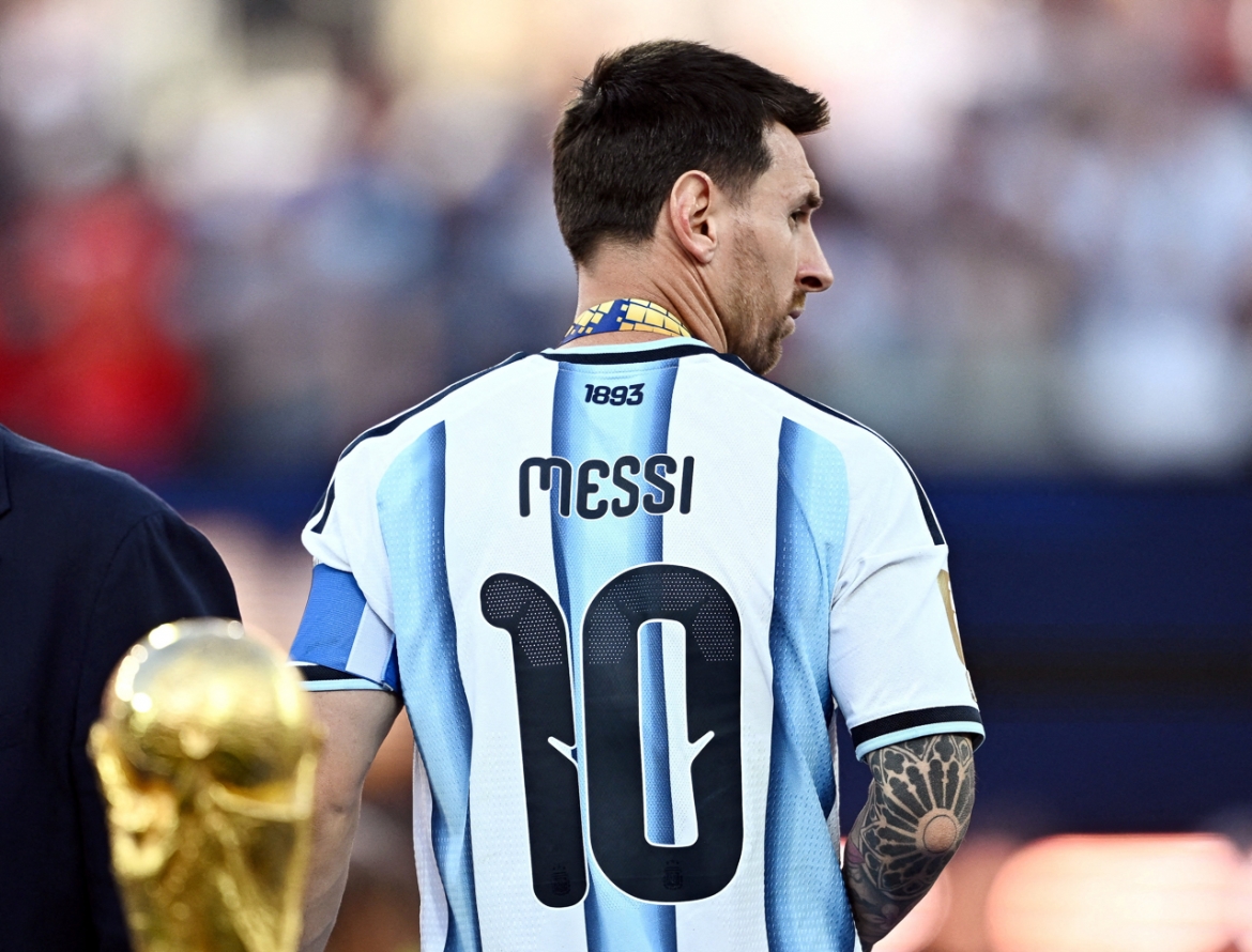 Messi bỏ lỡ cơ hội nâng cúp trong lần cuối tham dự World Cup (Ảnh: Reuters)