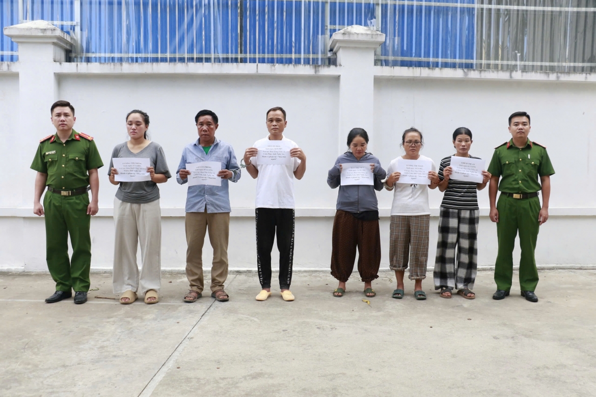6 đối tượng bị bắt giữ. (Ảnh: Công an Nghệ An).