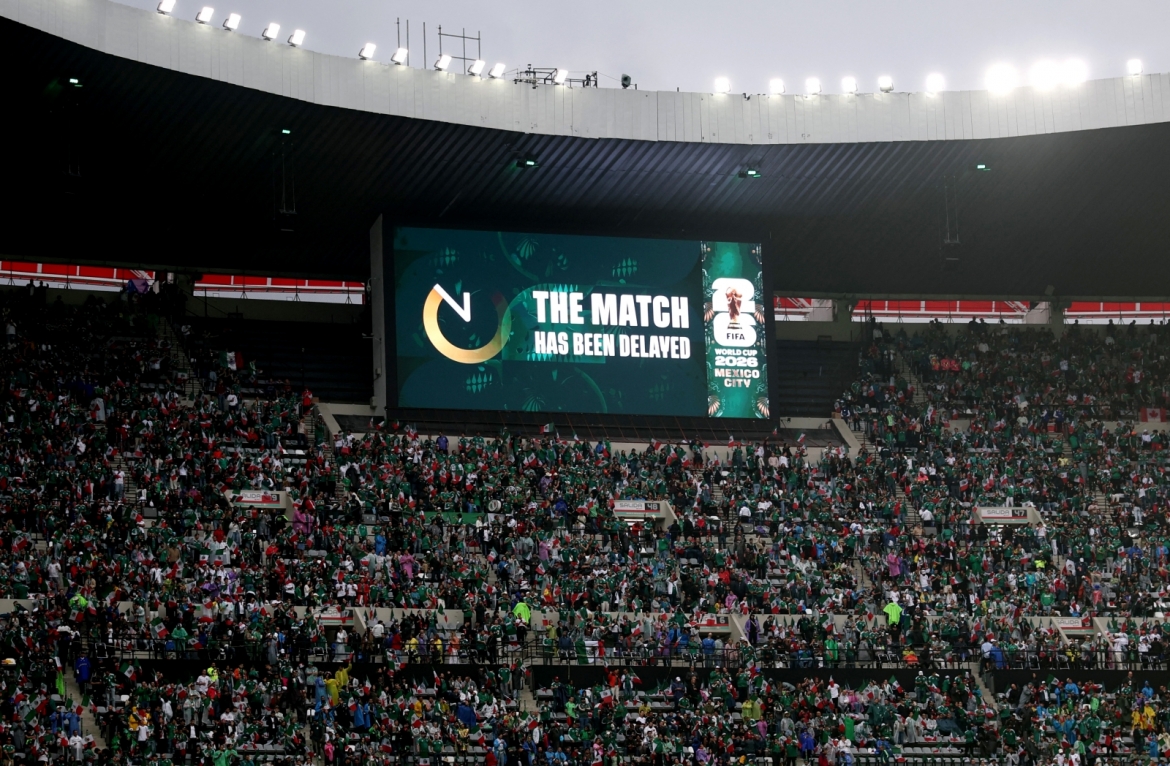 Trận đấu giữa Mexico vs Anh tại vòng 16 đội từng bị lùi một giờ do ảnh hưởng xấu của thời tiết. (Ảnh: Reuters)