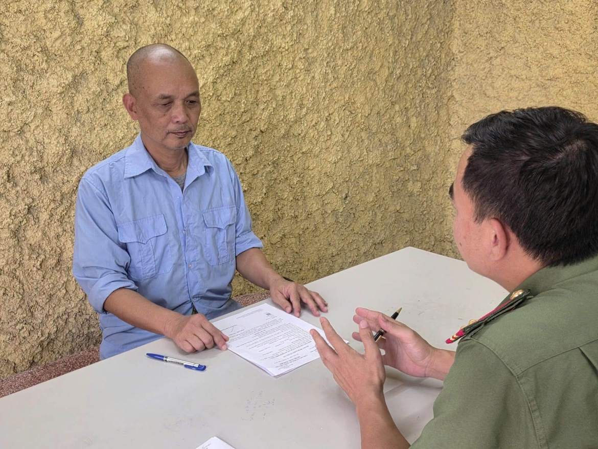 Nguyễn Thành Nam tại cơ quan công an. (Ảnh: Công an cung cấp)