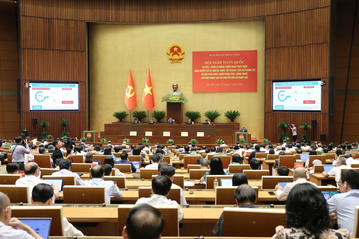Toàn cảnh hội nghị toàn quốc sơ kết 1 năm 6 tháng triển khai thực hiện Nghị quyết số 57 của Bộ Chính trị