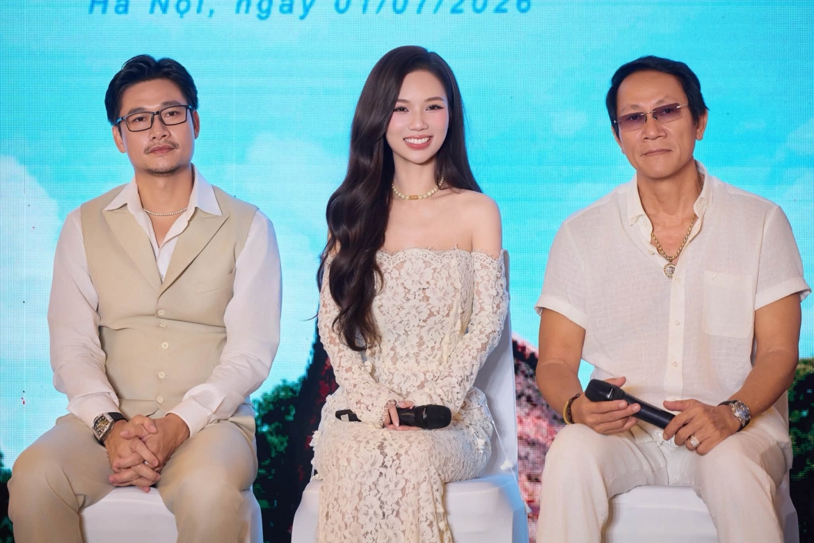 Diễn viên Ngọc Anh (giữa) trở lại đóng phim giờ vàng sau khoảng thời gian lấy chồng, sinh con