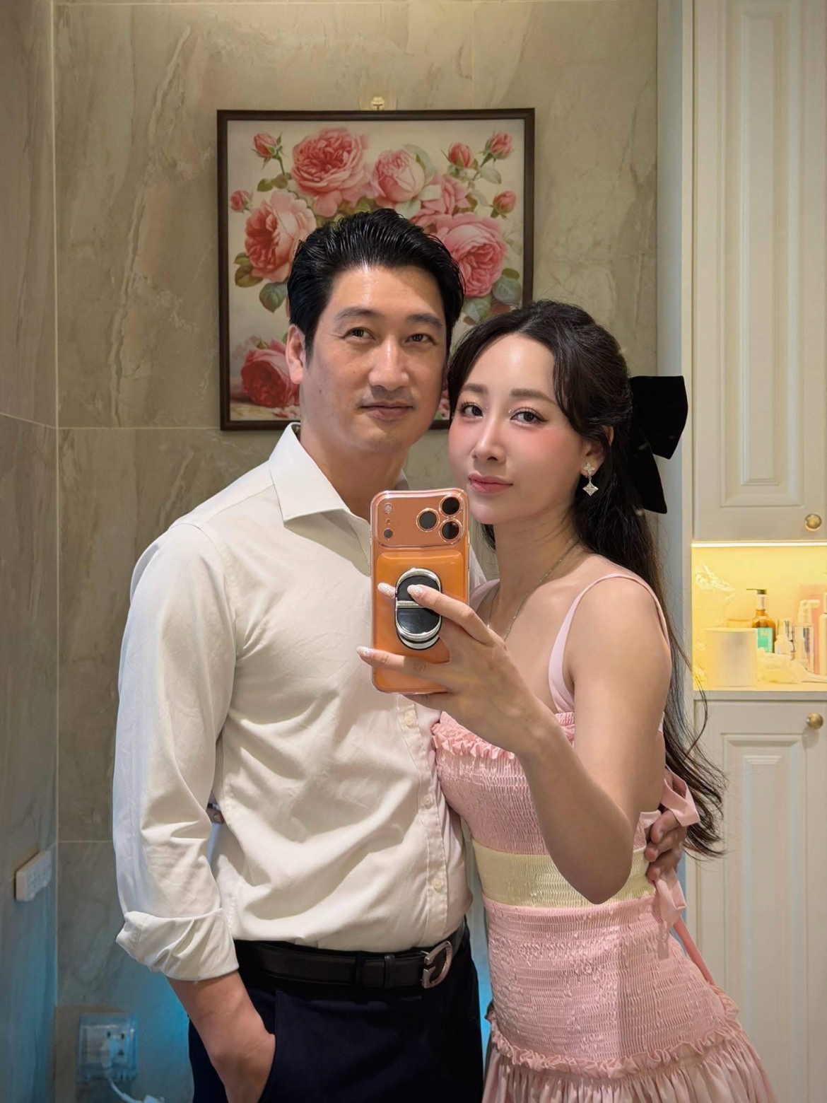 Nam diễn viên thường xuyên chia sẻ những khoảnh khắc đời thường bên bạn gái
