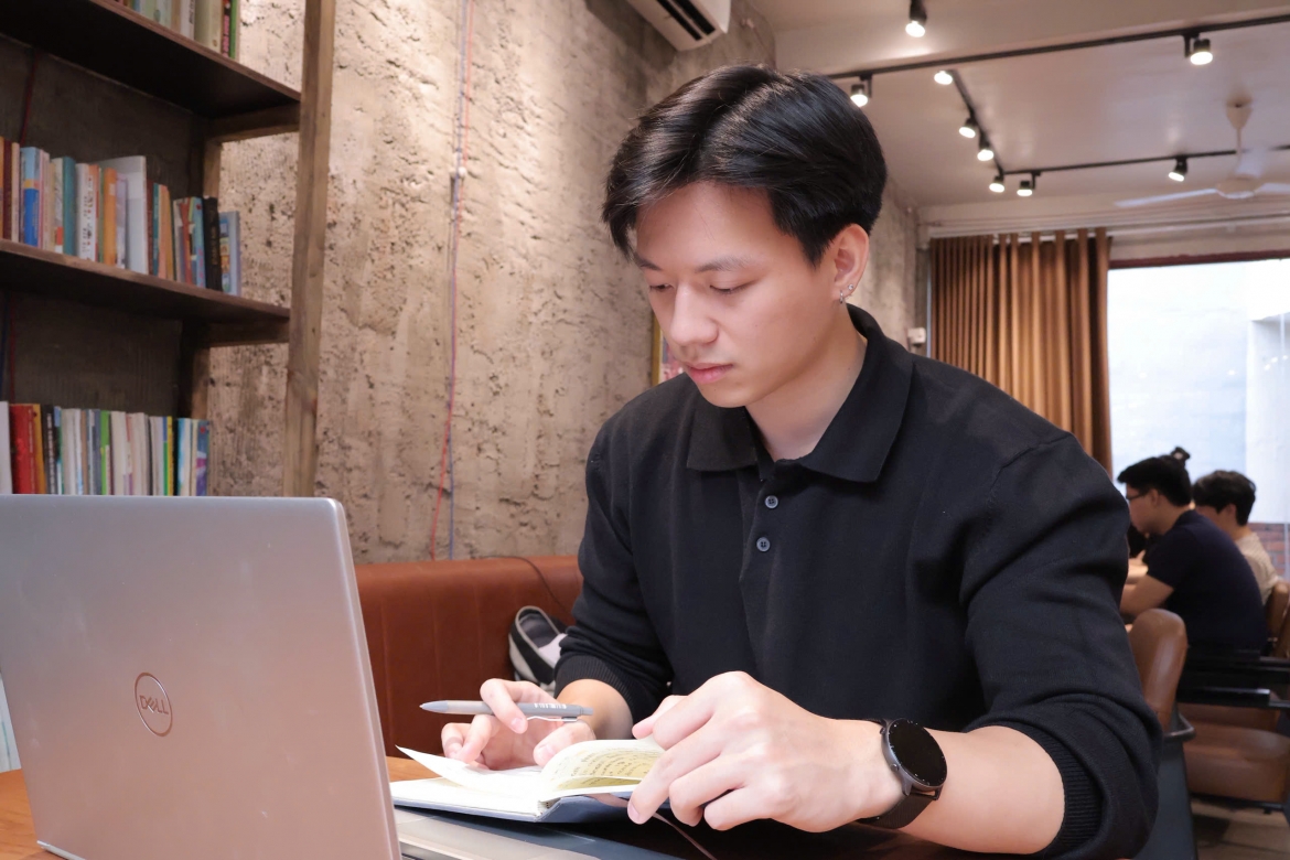 Bạn Nguyễn Công Dương (Trường Đại học Thương Mại) chia sẻ bản thân gặp khó khăn khi tiếp xúc với video ngắn trong thời gian dài