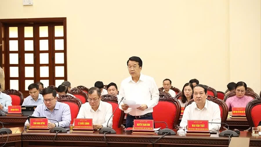 Tại buổi làm việc với Đoàn công tác của Phó Thủ tướng Chính phủ Nguyễn Văn Thắng ngày 10/7, Chủ tịch UBND tỉnh Ninh Bình Nguyễn Thanh Bình báo cáo tóm tắt tình hình phát triển KT-XH của tỉnh trong 6 tháng đầu năm. GRDP 6 tháng đầu năm 2026 của Ninh Bình  tăng 11,44% so với cùng kỳ, xếp thứ 2/34 tỉnh, thành phố trong cả nước, xếp thứ nhất vùng Đồng bằng sông Hồng. 