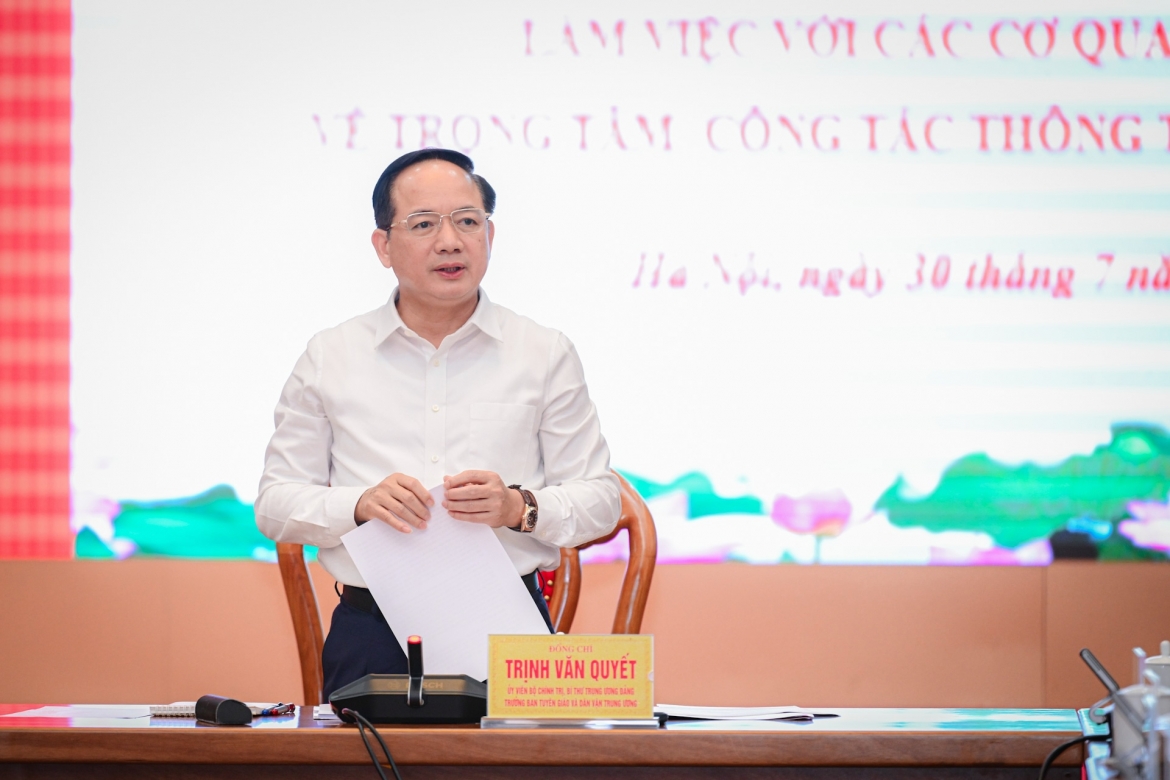 Trưởng Ban Tuyên giáo và Dân vận Trung ương Trịnh Văn Quyết nhấn mạnh báo chí phải tiếp tục khẳng định vai trò là dòng chảy thông tin chủ lưu. Ảnh Bảo Long