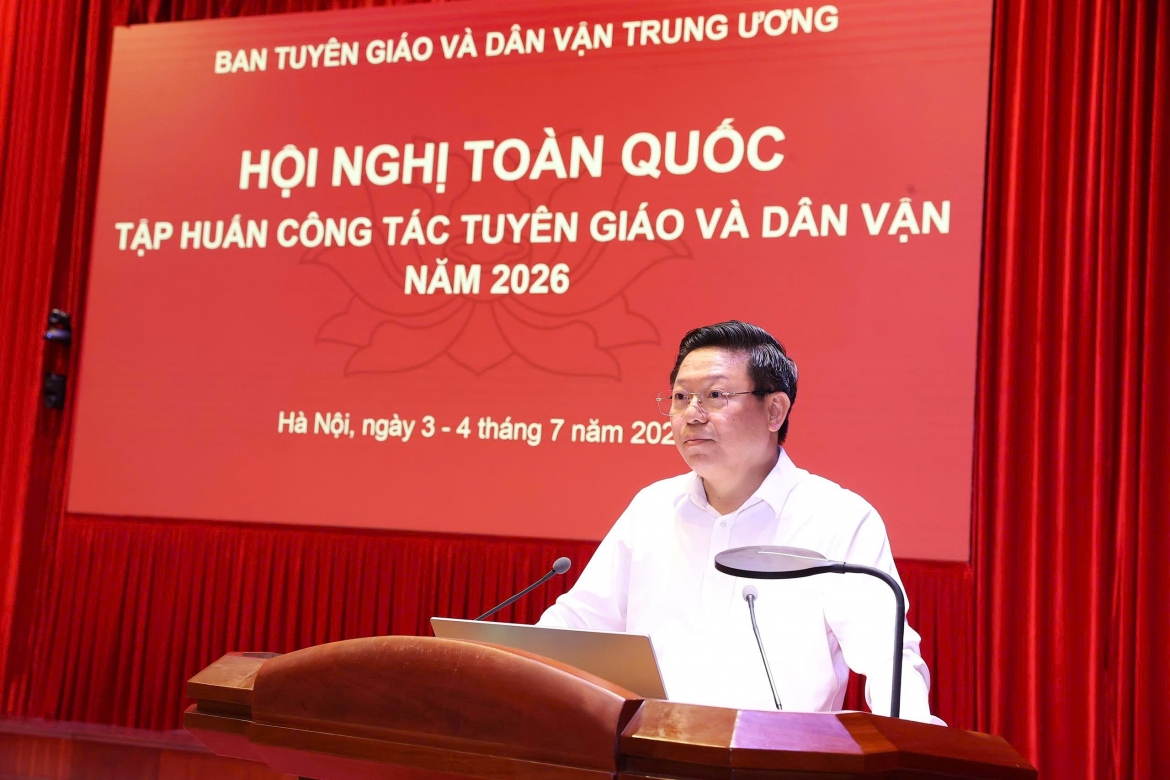 Ủy viên Trung ương Đảng, Phó Trưởng Ban Tuyên giáo và Dân vận Trung ương Trần Thanh Lâm, trình bày chuyên đề 1: Phát huy vai trò của báo chí, xuất bản trong công tác tuyên truyền thực hiện thắng lợi Nghị quyết Đại hội XIV của Đảng và Nghị quyết Đại hội Đảng các cấp.