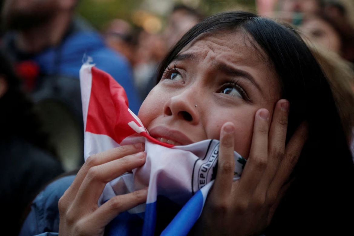 CĐV Paraguay sau trận thua Pháp 0-1 tại vòng 16 đội World Cup 2026.