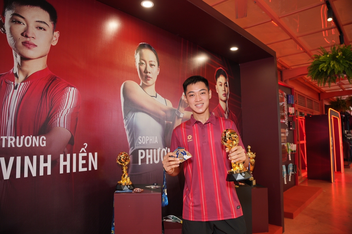 Tay vợt Trương Vinh Hiển