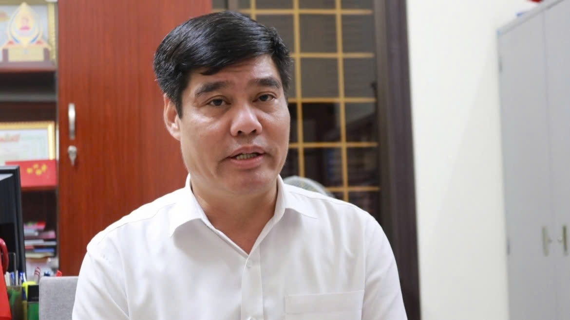 PGS.TS Lê Văn Cường - Phó Viện trưởng Viện Xây dựng Đảng (Học viện Chính trị Quốc gia Hồ Chí Minh)