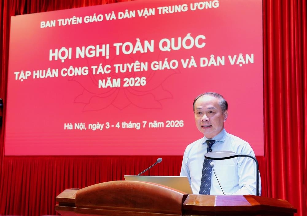  TS. Phạm Tất Thắng, Ủy viên Trung ương Đảng, Phó Trưởng Ban Thường trực Ban Tuyên giáo và Dân vận Trung ương phát biểu khai mạc hội nghị.