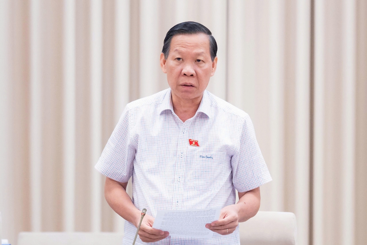 Chủ nhiệm Ủy ban Kinh tế và Tài chính của Quốc hội Phan Văn Mãi trình bày báo cáo thẩm tra sơ bộ. Ảnh: Quốc hội.