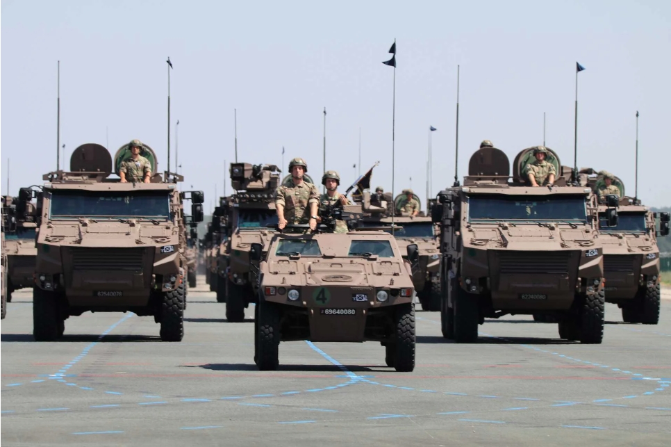 Đoàn xe cơ giới của Quân đội Pháp trong cuộc duyệt binh Ngày Quốc khánh Pháp năm 2026. (Nguồn: Army Recognition Group)