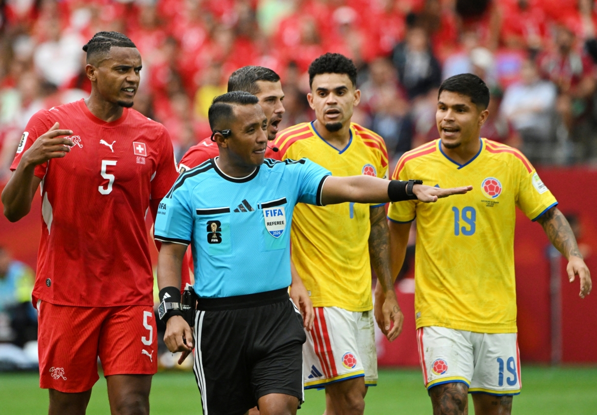 Trọng tài Ivan Barton sẽ điều hành trận bán kết World Cup 2026 giữa Pháp vs Tây Ban Nha. (Ảnh: Reuters)