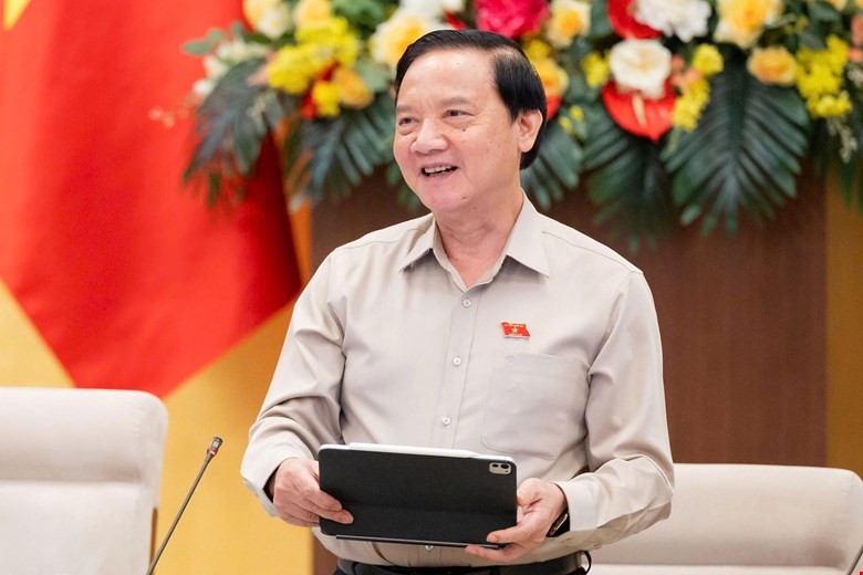 Phó Chủ tịch Quốc hội Nguyễn Khắc Định phát biểu tại phiên họp.