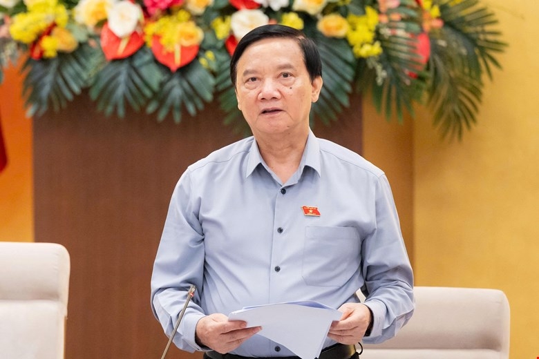 Phó Chủ tịch Quốc hội Nguyễn Khắc Định phát biểu tại phiên họp