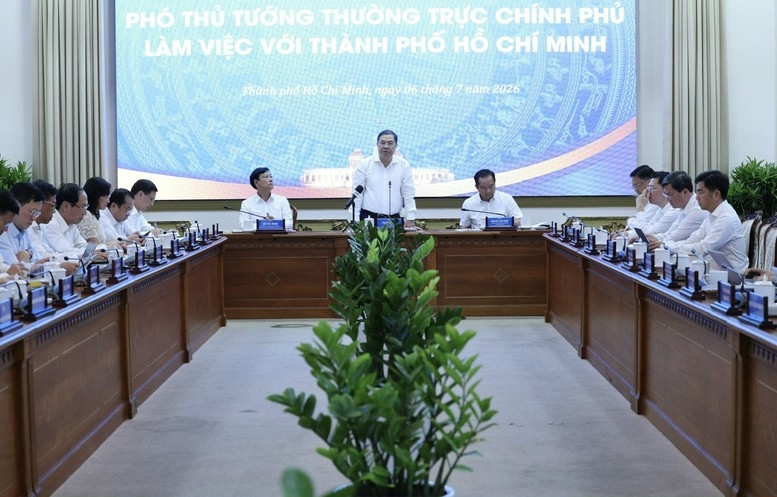 
Phó Thủ tướng Thường trực Chính phủ Phạm Gia Túc làm việc với TPHCM - Ảnh: VGP/Phương Nguyên.
