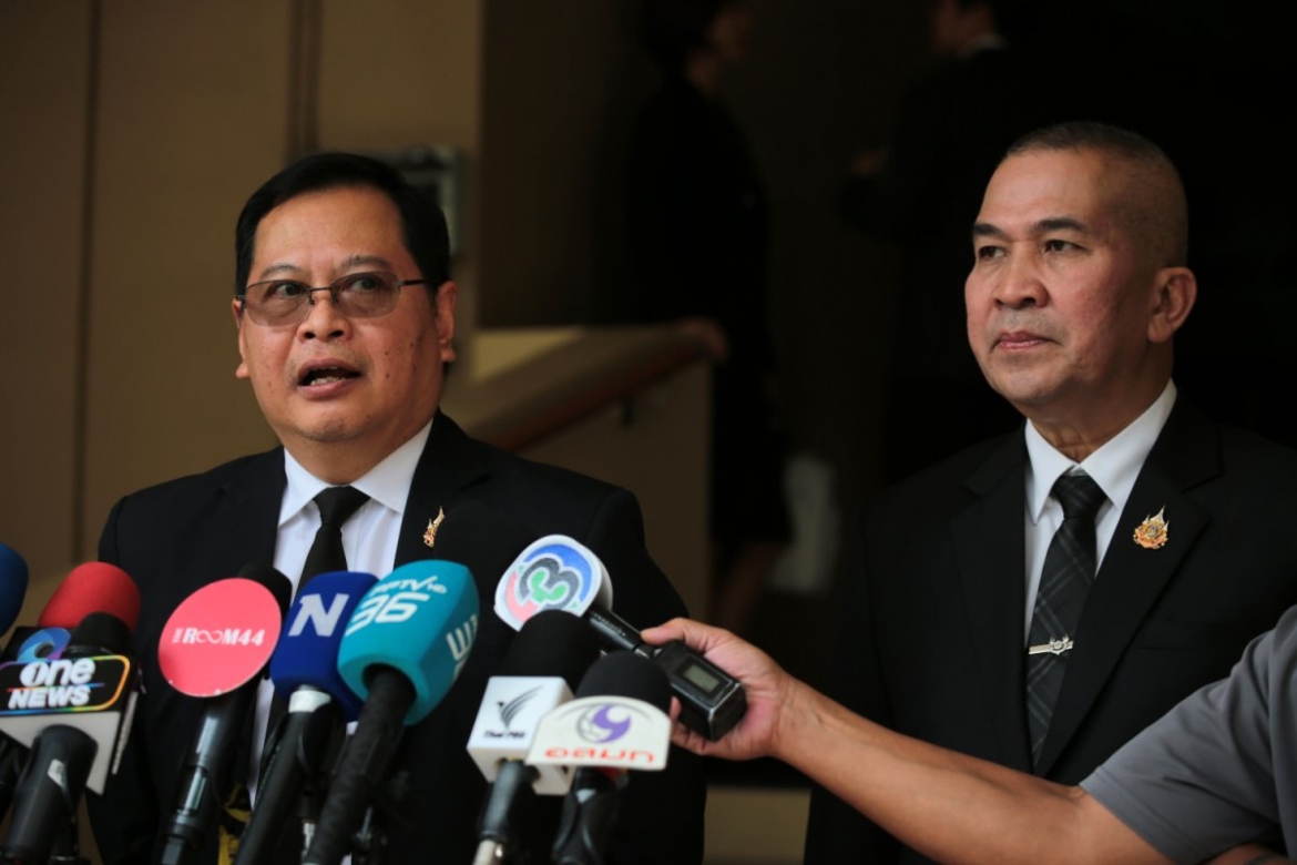 Phó Thủ tướng Thái Lan Pakorn Nilprapunt thông tin về quyết định của chính phủ Thái Lan. Ảnh: Bangkok Post