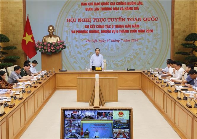 Phó Thủ tướng Thường trực Phạm Gia Túc, Trưởng Ban Chỉ đạo quốc gia chống buôn lậu, gian lận thương mại và hàng giả phát biểu chỉ đạo. Ảnh: Lâm Khánh/TTXVN