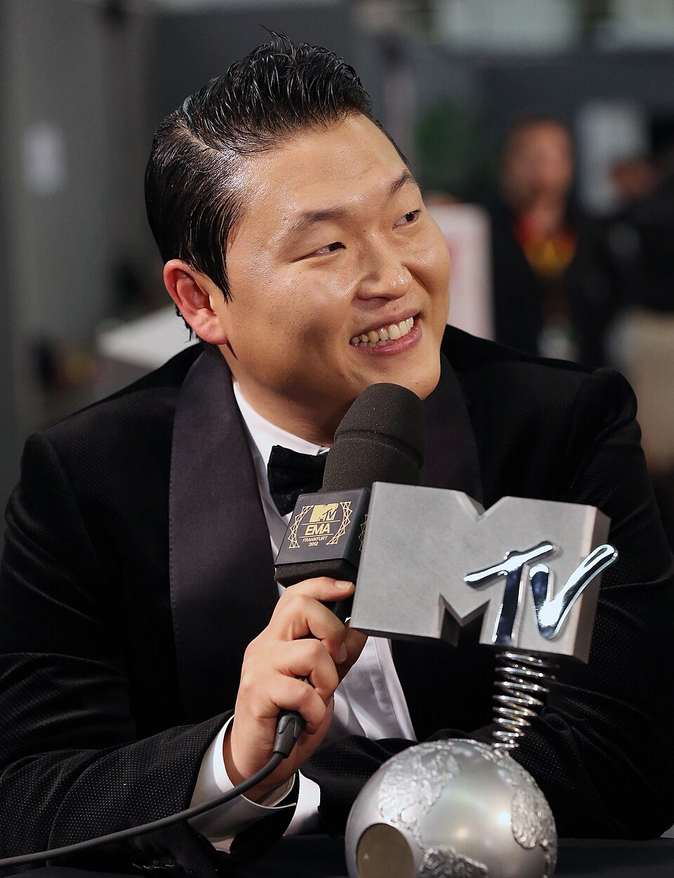 "Gangnam Style" từng đưa PSY trở thành nghệ sĩ Hàn Quốc đầu tiên tạo nên cơn sốt toàn cầu, góp phần mở rộng sức ảnh hưởng của làn sóng Hallyu. (Ảnh: Instagram)