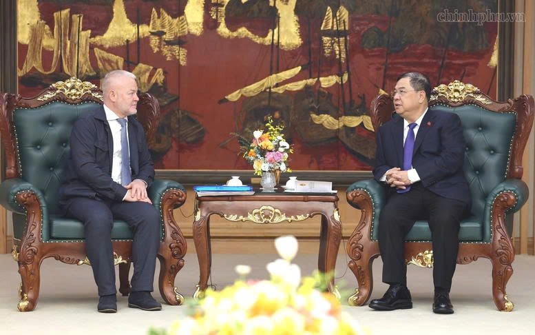 Phó Thủ tướng Thường trực Chính phủ Phạm Gia Túc đề nghị Bộ Công Thương, Tập đoàn Điện lực Việt Nam phối hợp với RusHydro nghiên cứu các phương án hợp tác phù hợp, hướng tới triển khai những dự án thiết thực (Ảnh Phương Nguyên)