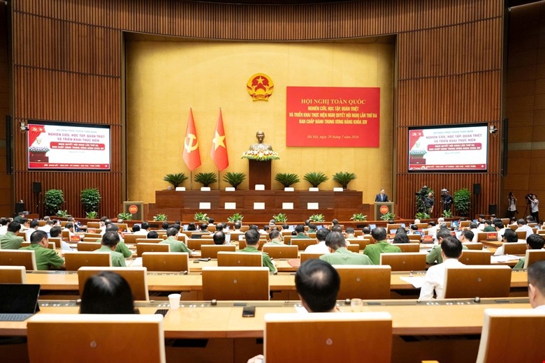 Hội nghị toàn quốc nghiên cứu, học tập, quán triệt và triển khai thực hiện Nghị quyết Hội nghị lần thứ ba Ban Chấp hành Trung ương Đảng khóa XIV. (Ảnh: Quochoi.vn)