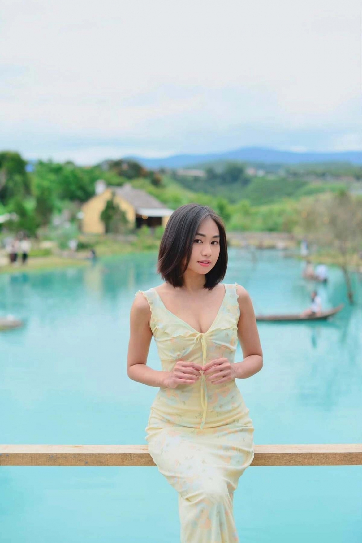 Chia sẻ hình ảnh mới trên trang cá nhân, Ngân Hòa nhận nhiều lời khen từ người hâm mộ. Đa số bình luận cho rằng diễn viên ngày càng nhuận sắc sau một năm điều trị suy thận. Ảnh: FBNV