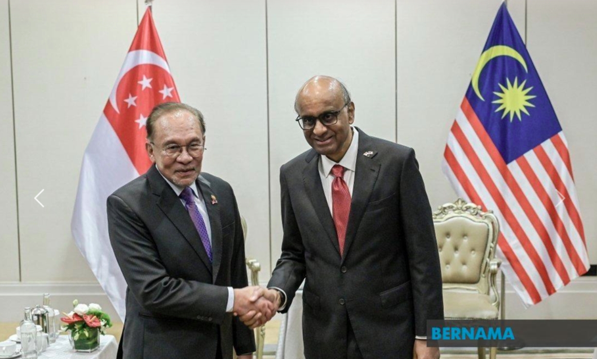 Tổng thống Singapore Tharman Shanmugaratnam gặp Thủ tướng Malaysia Anwar Ibrahim. Nguồn: Bernama