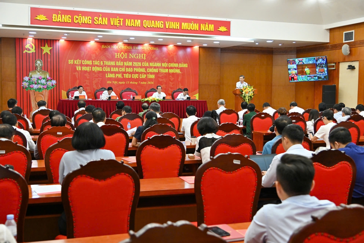 Toàn cảnh hội nghị.