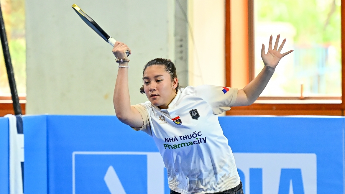 Tay vợt Sophia Huỳnh Trần