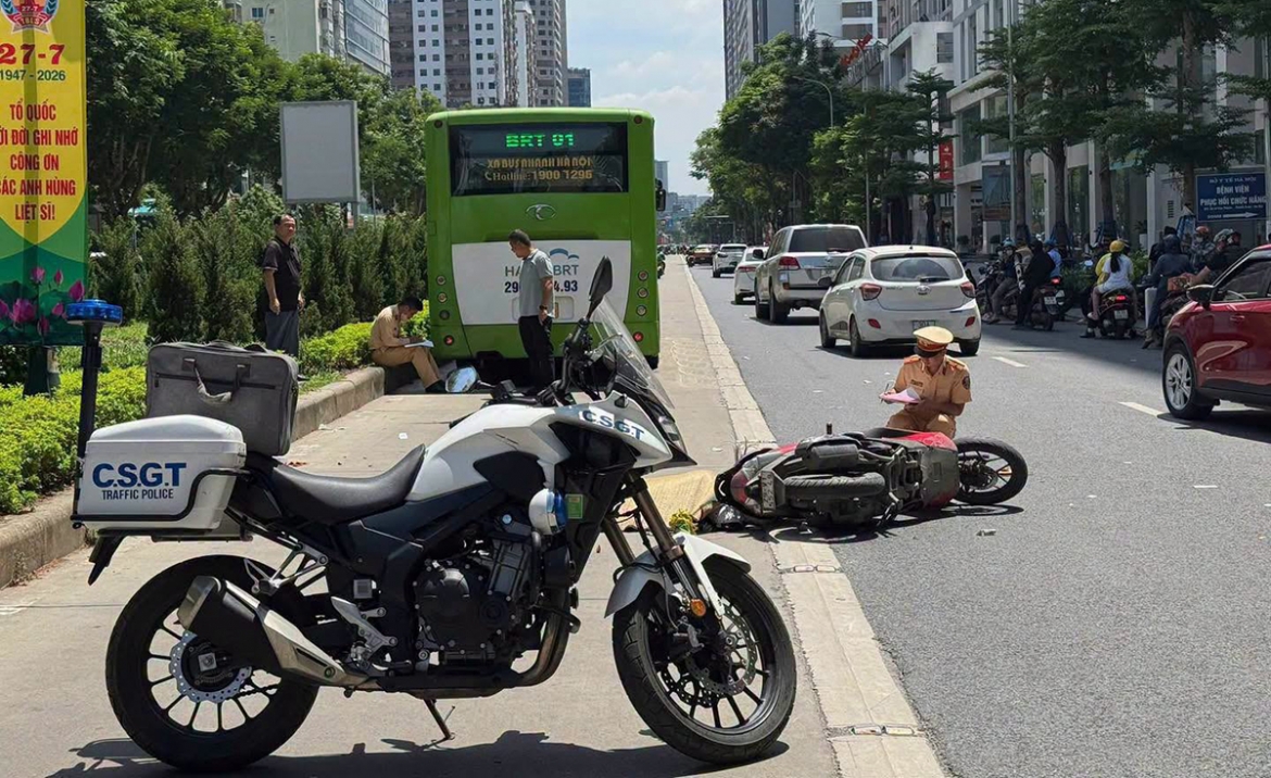 Cảnh sát khám nghiệm hiện trường