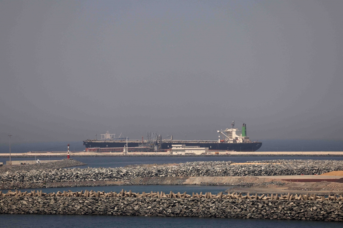 Một tàu chở dầu cập cảng Fujairah, Các Tiểu vương quốc Arab Thống nhất hồi tháng 5/2026 (Ảnh: Reuters)