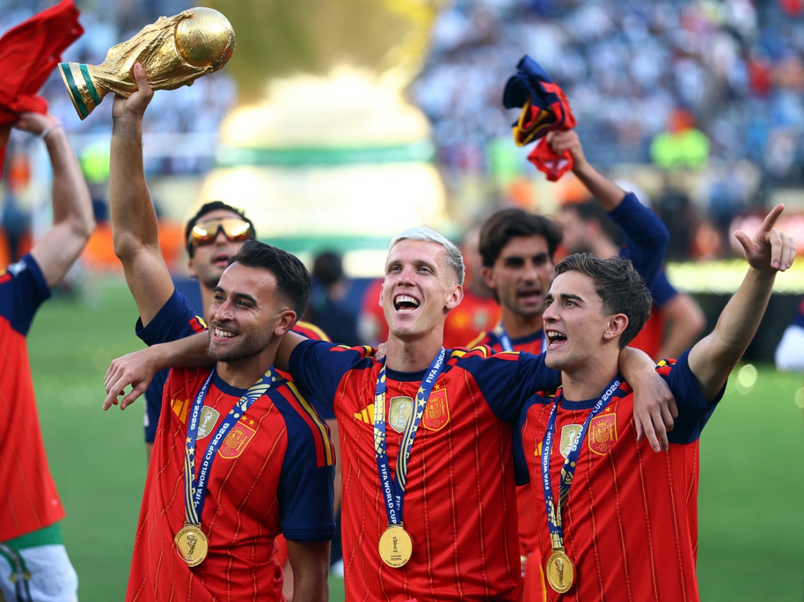 Bóng đá Tây Ban Nha vô địch cả World Cup nam và nữ (Ảnh: Reuters)