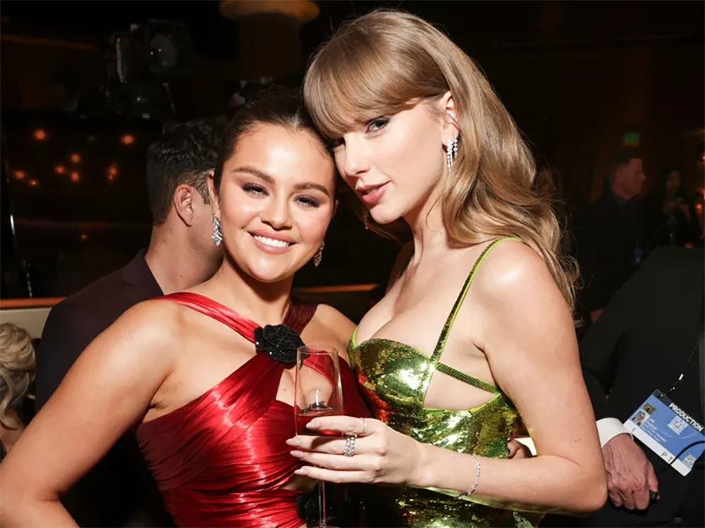 Selena Gomez là khách mời duy nhất được cầm điện thoại vào đám cưới. (Ảnh: Getty Images)