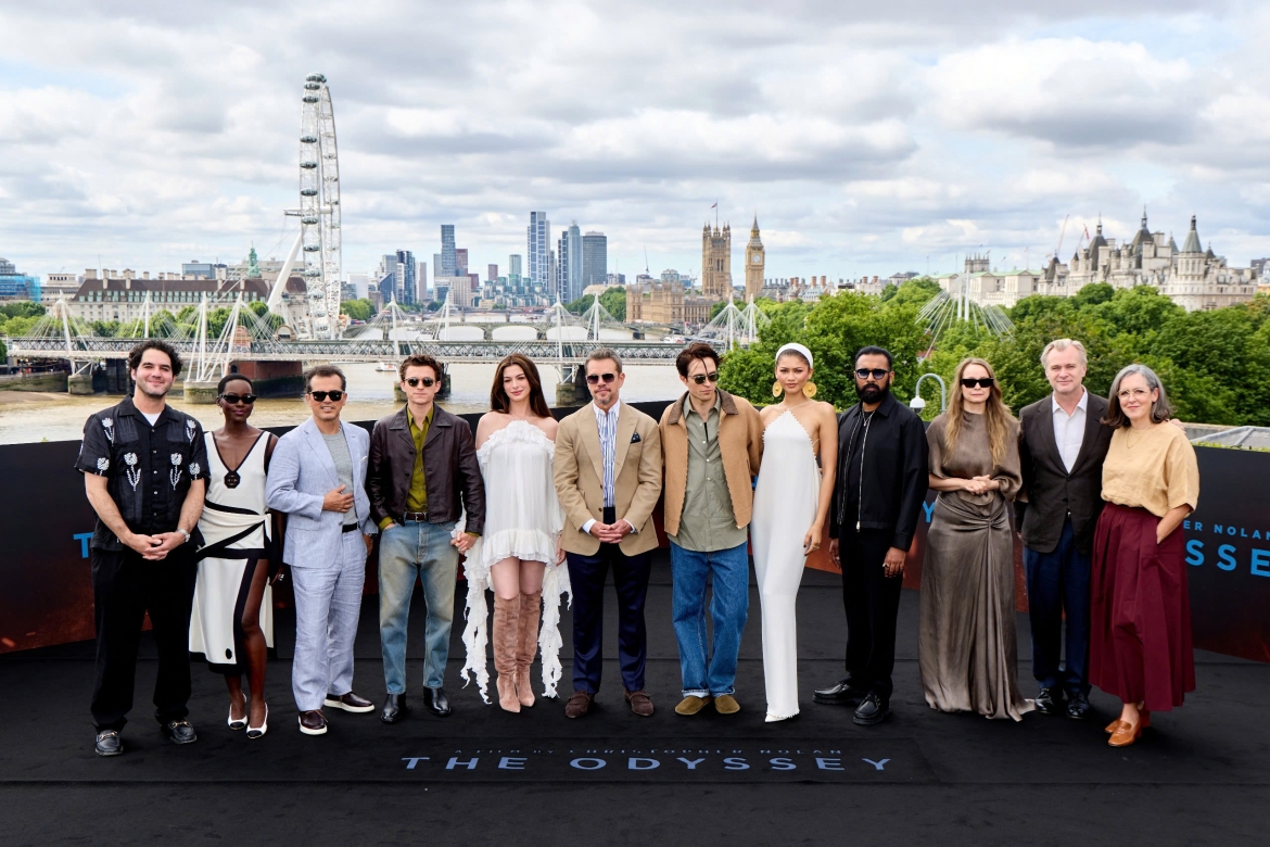 The Odyssey dự kiến khởi chiếu từ ngày 17/7, với dàn diễn viên gồm Matt Damon, Tom Holland, Zendaya, Robert Pattinson, Charlize Theron, Elliot Page, Jon Bernthal, Mia Goth, Benny Safdie, Himesh Patel và Samantha Morton.